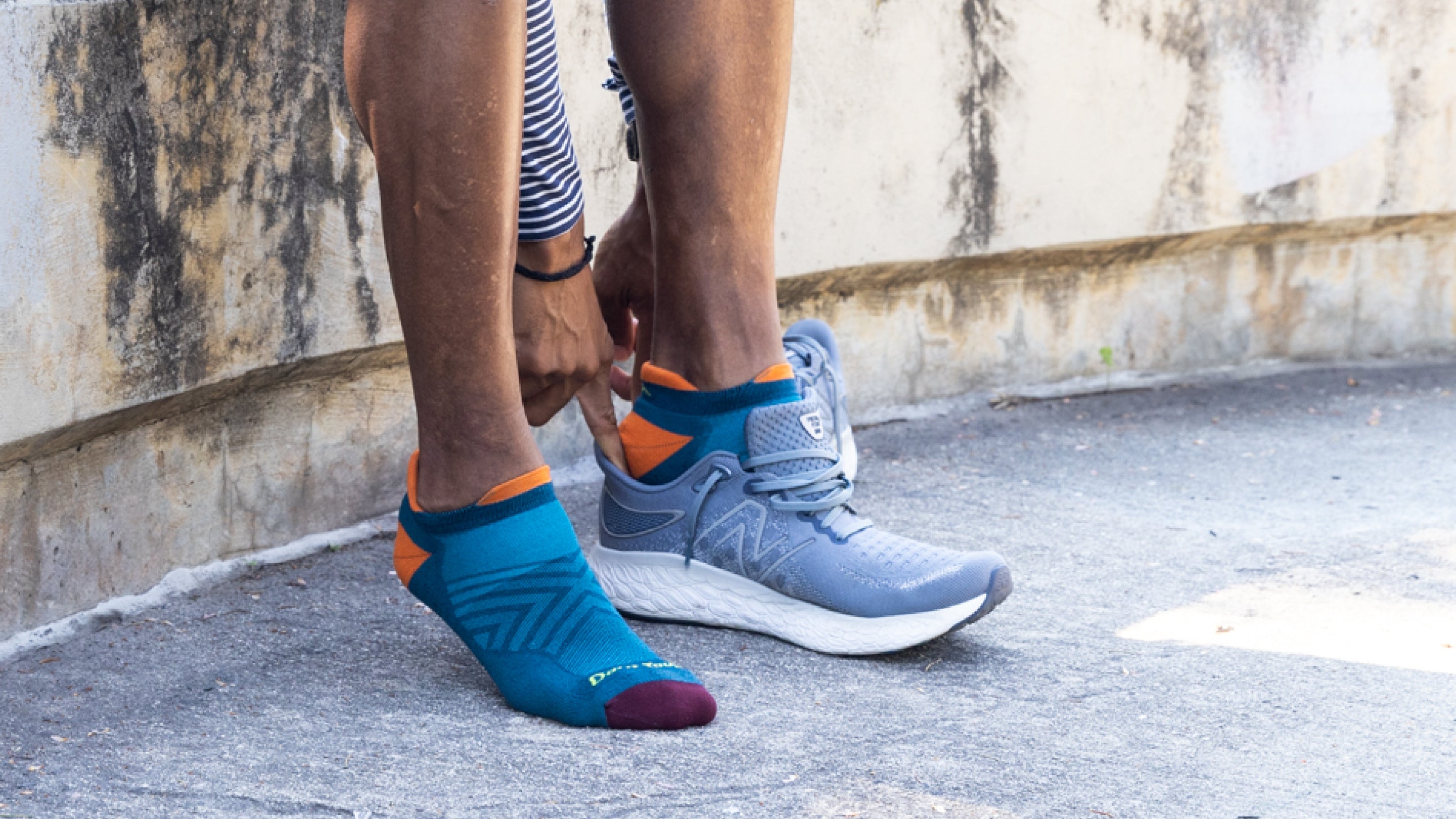 Close up on model featuring our Men's No show Ultra-Lightweight Running socks 